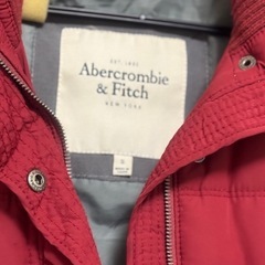 Abercrombie&Fitchのダウンベストの画像