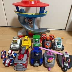 パウパトロール　ビークルとパウステーション