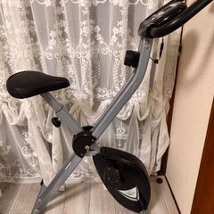 自宅でサイクリング　電動バイク　フィットネス　ダイエット