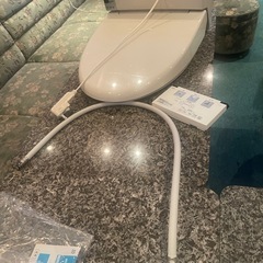 トイレ便座2022年式inaxの画像