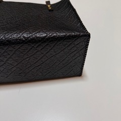 レザーハンドバッグの画像