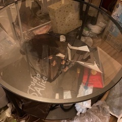 IKEA ガラステーブル