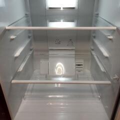 赤いSHARP　AQUA　157L