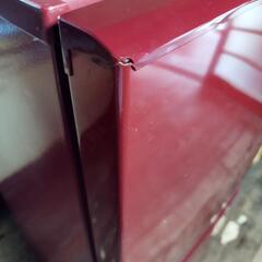 赤いSHARP　AQUA　157Lの画像