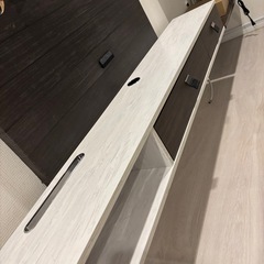 壁掛けテレビ用　収納棚の画像