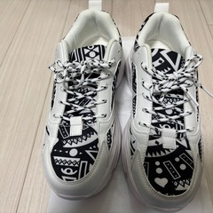 お洒落メンズスニーカー無理ですの画像