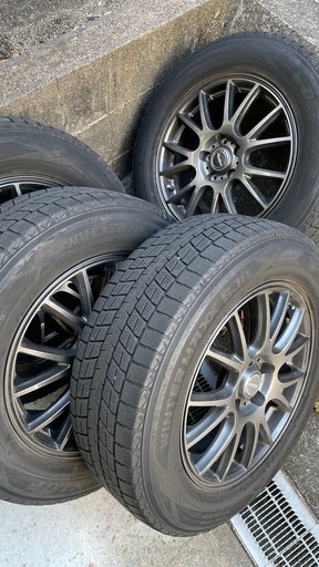 スタッドレスタイヤ　225/65R17 ホイールつき
