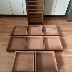 天然木 書類棚 古い ガラスのつまみ 小引き出し 8杯 小ぶり レターケース ガラス製 取っ手 摘み レトロ アンティーク 中古品  の画像