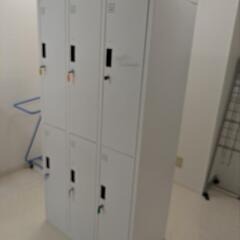 鍵付き従業員用ロッカーの画像