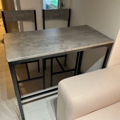 カウンターテーブルとチェアのセット
