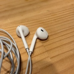 ※純正品※ 
Lightning接続イヤフォン ホワイトの画像