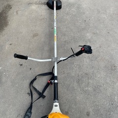 RYOBI草刈り機　EKK2620