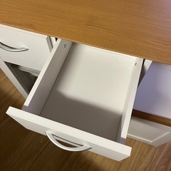 食器棚の画像