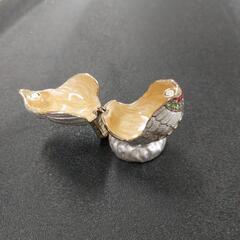 ピィアース小鳥 クリスタルガラス付き ジュエリーボックスの画像
