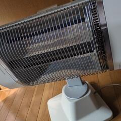 ダイキン　セラムヒート　遠赤外線電気ストーブの画像