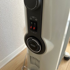 デロンギ　オイルヒーター HJ0812