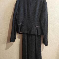 ①スーツの画像
