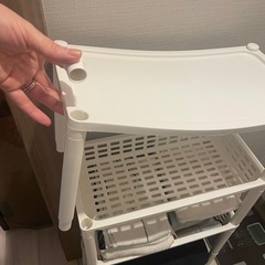 【ぬまちさま予約済み】キャスター付き3段収納ラック　白　美品　歪みあり　棚の画像