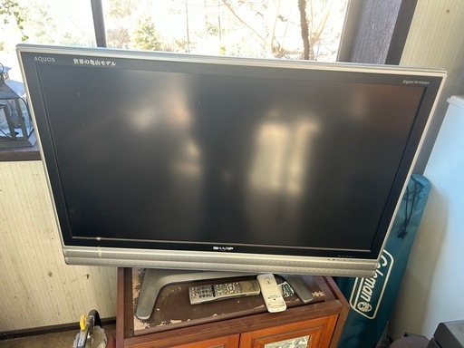 SHARP　AQUOS 37インチ液晶テレビ