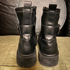 【ZARA 中古ブーツ23.0cm】の画像