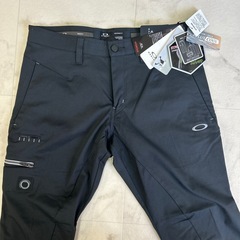 新品オークリー⭐︎メンズパンツ