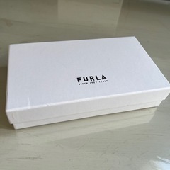 FURLAの長財布の箱とタグ プレゼント 贈り物