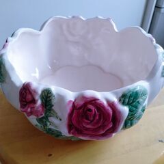 パリで購入。 陶器のテーブルウエアの画像
