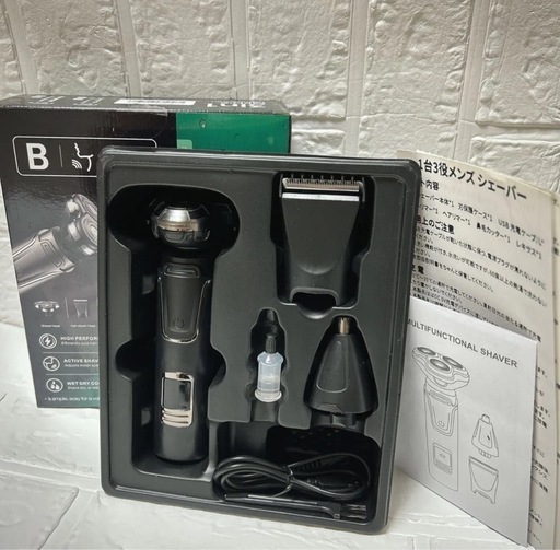 新品未使用品　電動ひげ剃り　バリカン　メンズシェーバー　鼻毛カッター　3in1