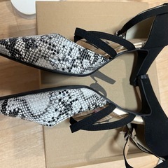 新品　蛇柄　ヒールの画像