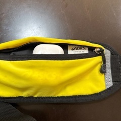 【USED】ランニングポーチ/アシックスの画像