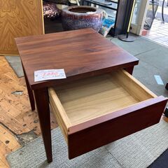 【リサイクルショップどりーむ鹿大前店】No.706　サイドテーブル　オシャレ　引き出し付き　お買い得品　アンティーク風　早い者勝ちの画像