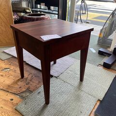 【リサイクルショップどりーむ鹿大前店】No.706　サイドテーブル　オシャレ　引き出し付き　お買い得品　アンティーク風　早い者勝ちの画像