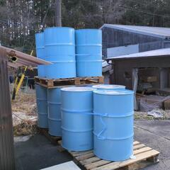綺麗なドラム缶の画像