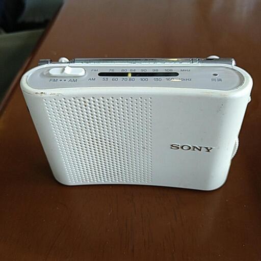 SONY（icf-51）ポータブルラジオ、年代物ですが?受信環境にも、異なりますが?朝夕ウォーキングのお供に‍↕️いかがでしょうか?