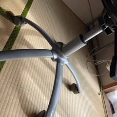 デスクとチェアのセットの画像