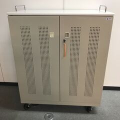 値下げ!!!!!ノートPCが22台収納できるキャビネット 17インチワイドまで対応 サンワサプライの画像