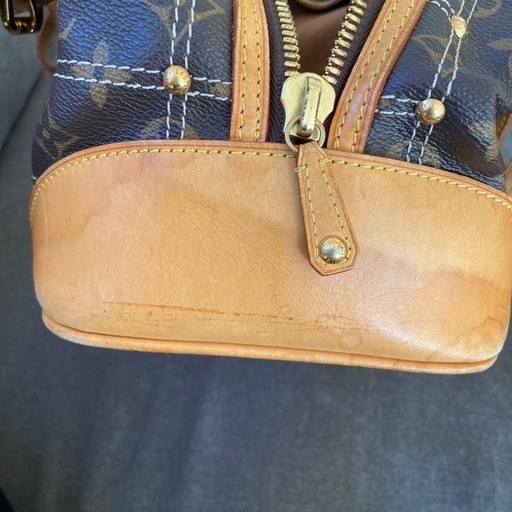 LOUIS VUITTON 　リヴェット