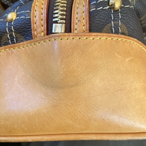 LOUIS VUITTON 　リヴェット