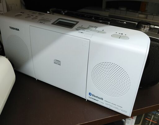 セール！品質保証☆配達有り！3000円(税別）東芝 CDラジオ Bluetooth ホワイト 2018年製