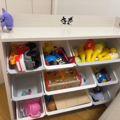 決まりました。おもちゃの棚の画像