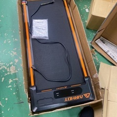 TM400-黒　超美品　ランニングマシンウォーキングマシン ランニングマシン トレーニングマシン 静音 時速 MAX 6km/h フィットネス ダイエット 家庭用 健康器具 省スペース 収納便利 トレッドミルの画像