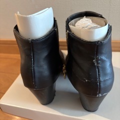 ショートブーツの画像