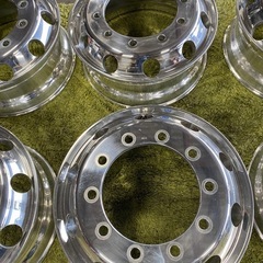 新車取り外し！良品22.5×8.25-165T【ALCOA】アルコア！22.5インチ！アルミホイール、新車取り外し！大型トラック！ISO規格、トラクターヘッド！295/80R22.5の画像