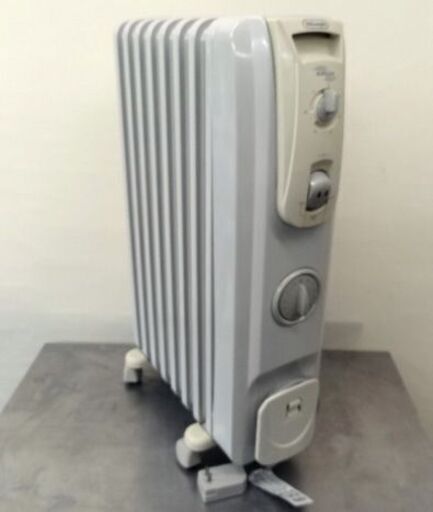 デロンギ De’Longhi オイルヒーター（コンクリート造8畳まで） R730812TFS 8枚フィン【自社配送は札幌市内限定】札幌市白石区☆店頭お引き取り歓迎