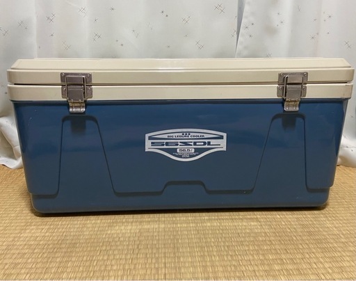 クーラーボックス　ビックレジャークーラー56