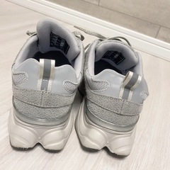 スニーカー 24.5cmの画像