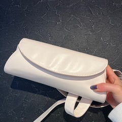 ボディバッグ 白