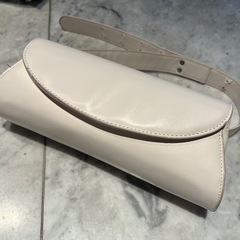 ボディバッグ 白の画像