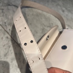 ボディバッグ 白の画像