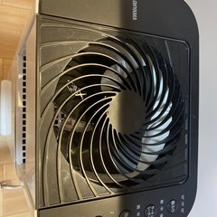 アイリスオーヤマ 衣類乾燥除湿機 スピード乾燥 除湿量:5.0L タンク容量:約2.5L サーキュレーター機能付 デシカント式 DDD-50Eの画像